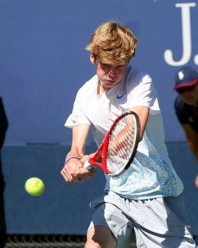 未成年人接 未成年人接